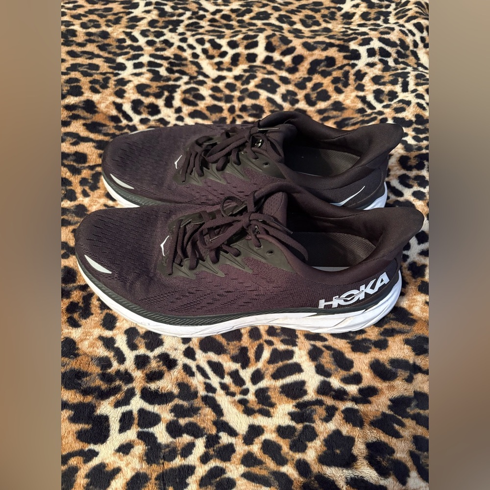 HOKA M CLIFTON 8 WIDE 11.2E Black and White Athletic Shoes